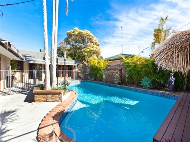 11 Mallawa Drive, Palm Beach QLD 4221