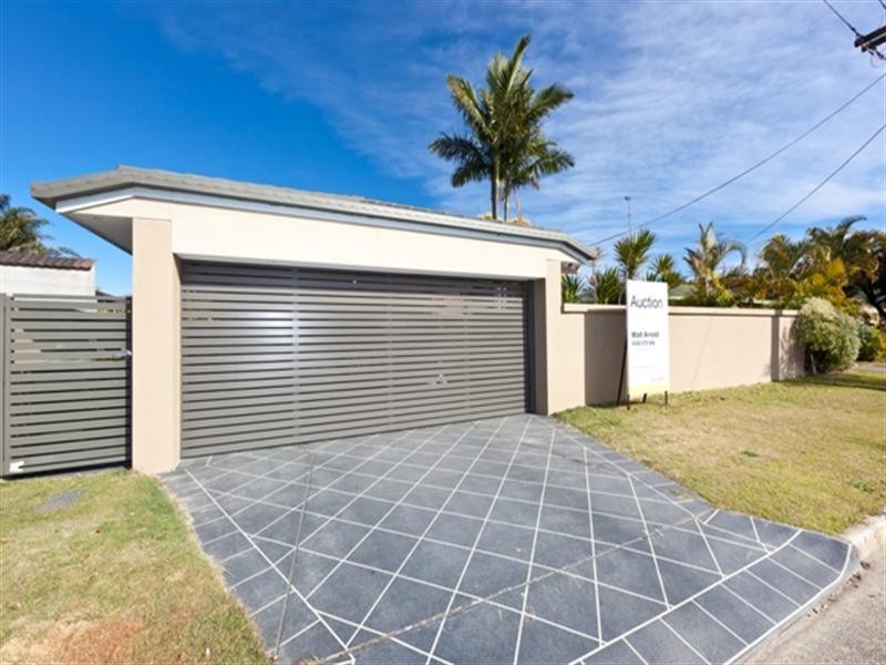 11 Mallawa Drive, Palm Beach QLD 4221
