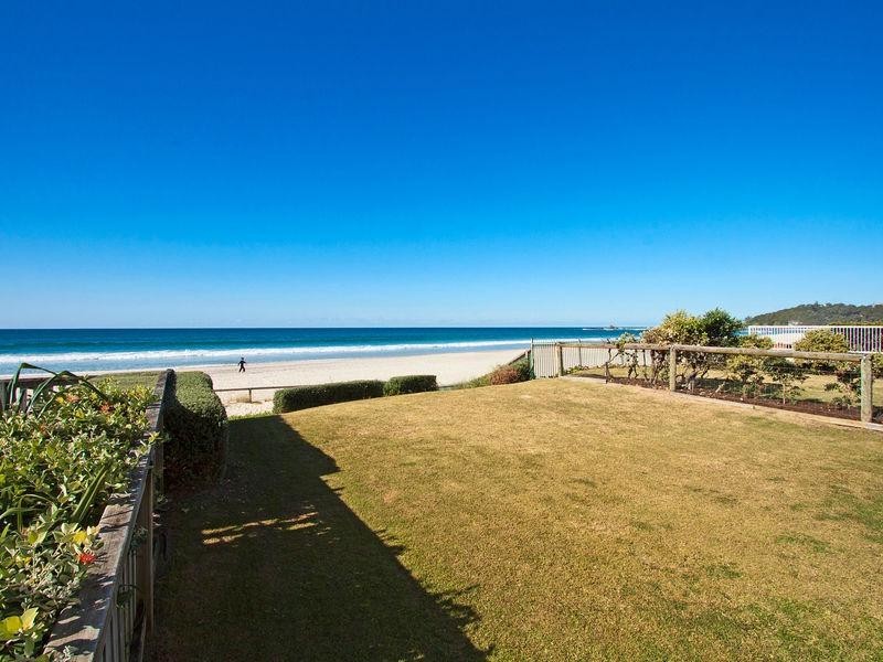 67 Jefferson Lane, Palm Beach QLD 4221