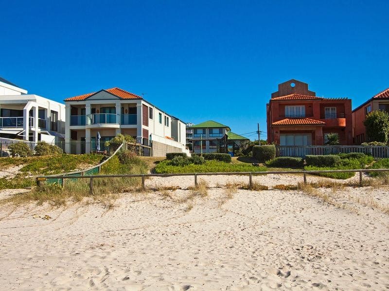 67 Jefferson Lane, Palm Beach QLD 4221