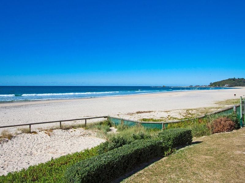 67 Jefferson Lane, Palm Beach QLD 4221