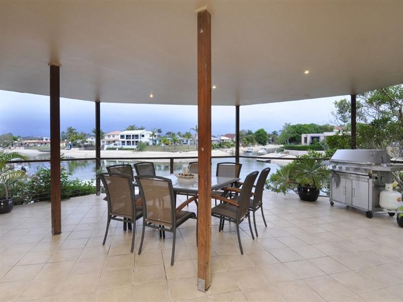 16 Bahia Court, Broadbeach Waters QLD 4218