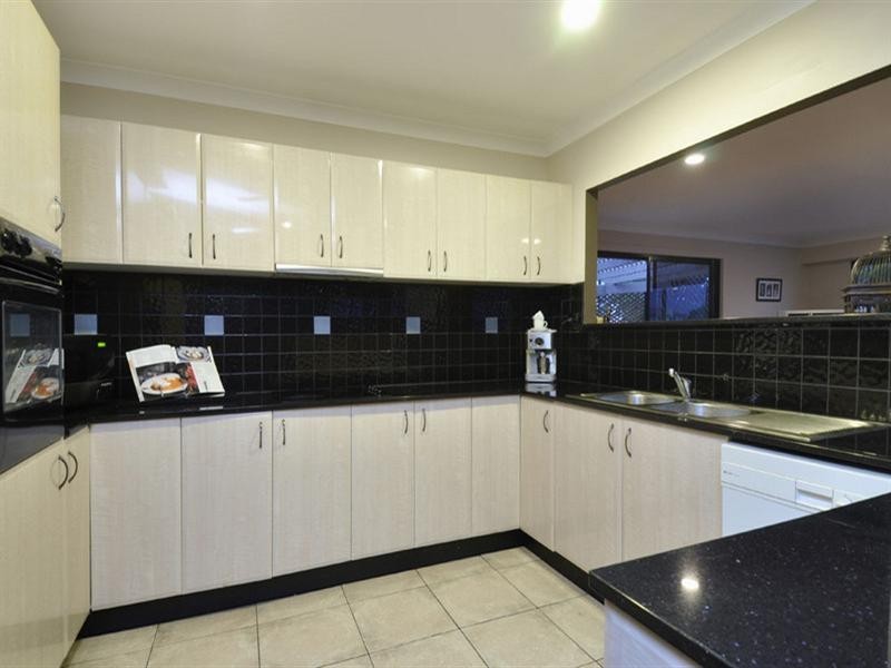 16 Bahia Court, Broadbeach Waters QLD 4218