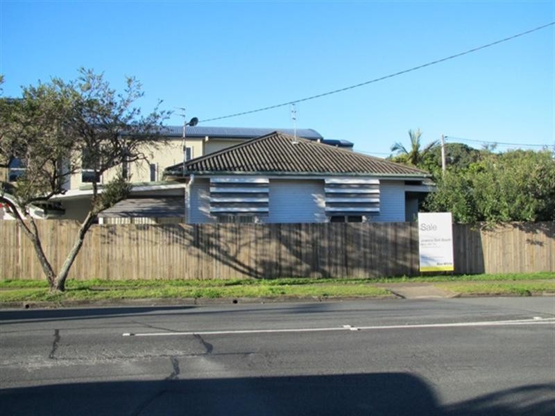 9 Miami Shore Parade, Miami QLD 4220