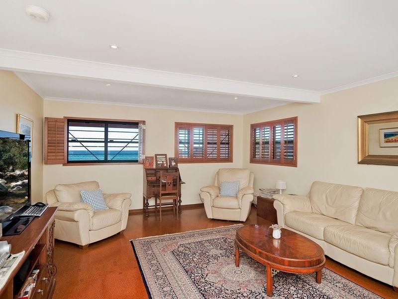 718 Pacific Parade, Currumbin QLD 4223