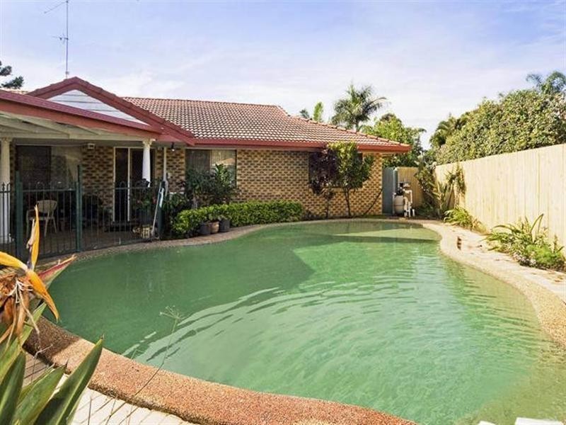 8 Sequana Avenue, Mermaid Waters QLD 4218