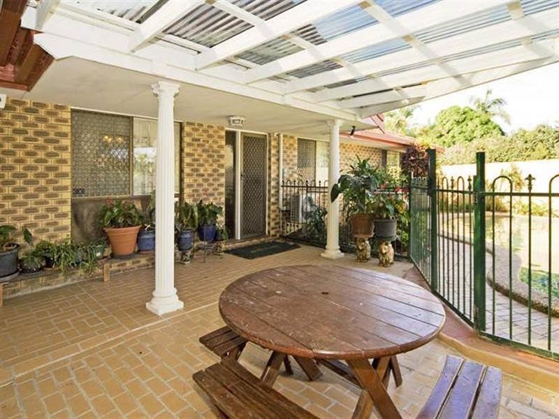 8 Sequana Avenue, Mermaid Waters QLD 4218