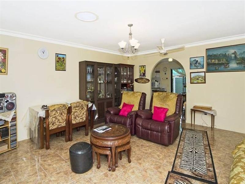 8 Sequana Avenue, Mermaid Waters QLD 4218