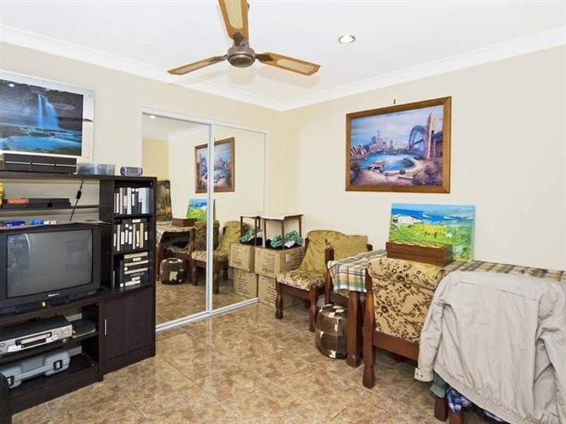 8 Sequana Avenue, Mermaid Waters QLD 4218