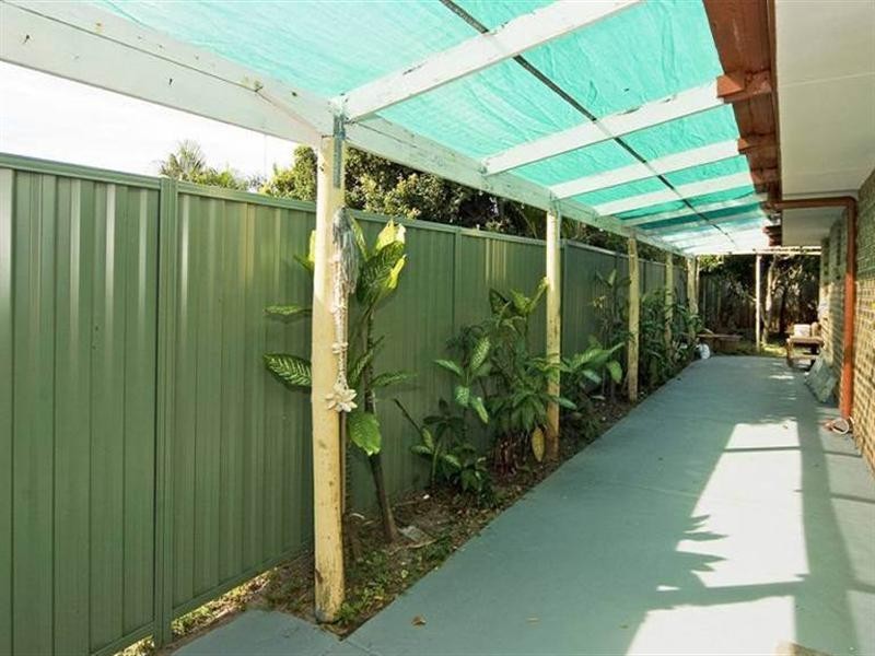 8 Sequana Avenue, Mermaid Waters QLD 4218