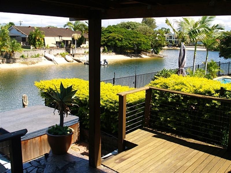 10 Cristobel Court, Broadbeach Waters QLD 4218