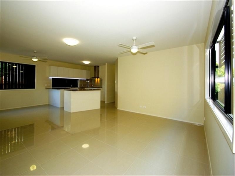 1/44 Sunshine Parade, Miami QLD 4220