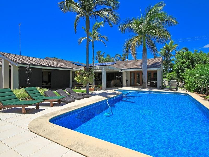 3 Rosemont Avenue, Broadbeach Waters QLD 4218
