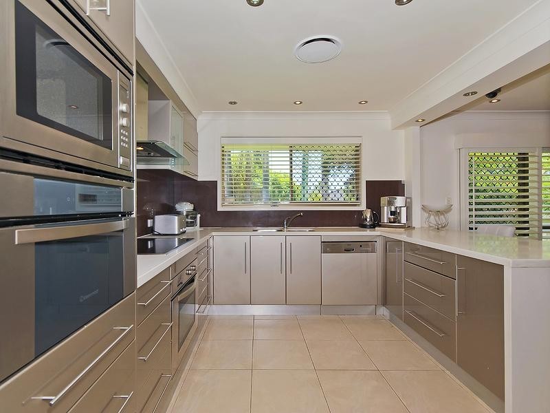 3 Rosemont Avenue, Broadbeach Waters QLD 4218