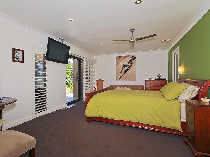 3 Rosemont Avenue, Broadbeach Waters QLD 4218