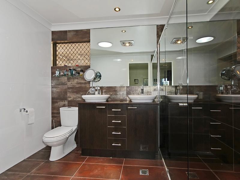3 Rosemont Avenue, Broadbeach Waters QLD 4218
