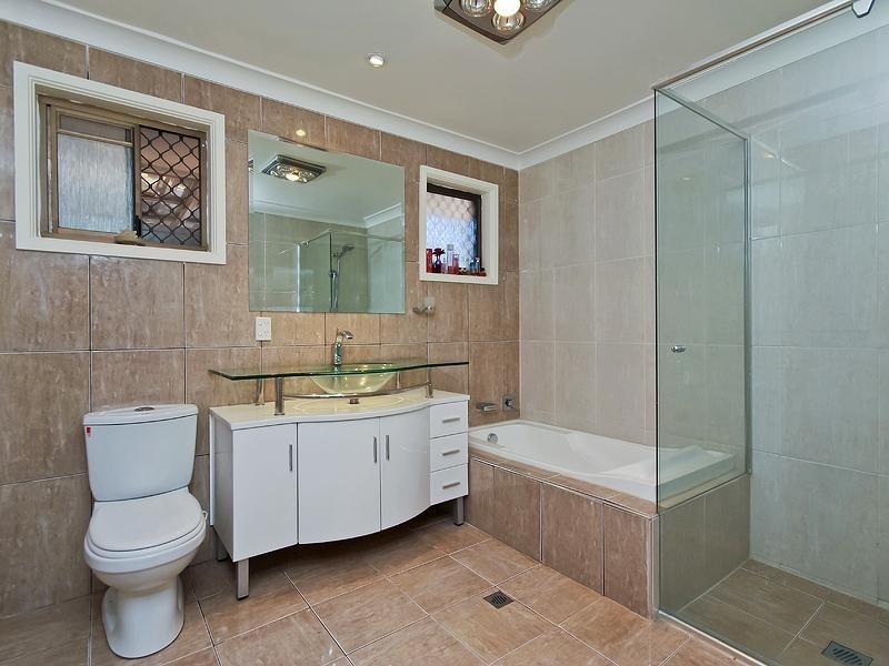 3 Rosemont Avenue, Broadbeach Waters QLD 4218