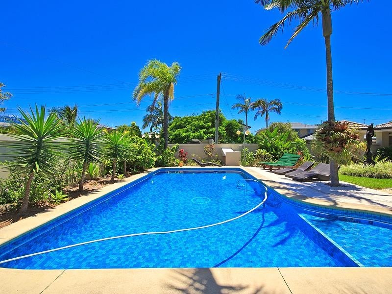 3 Rosemont Avenue, Broadbeach Waters QLD 4218