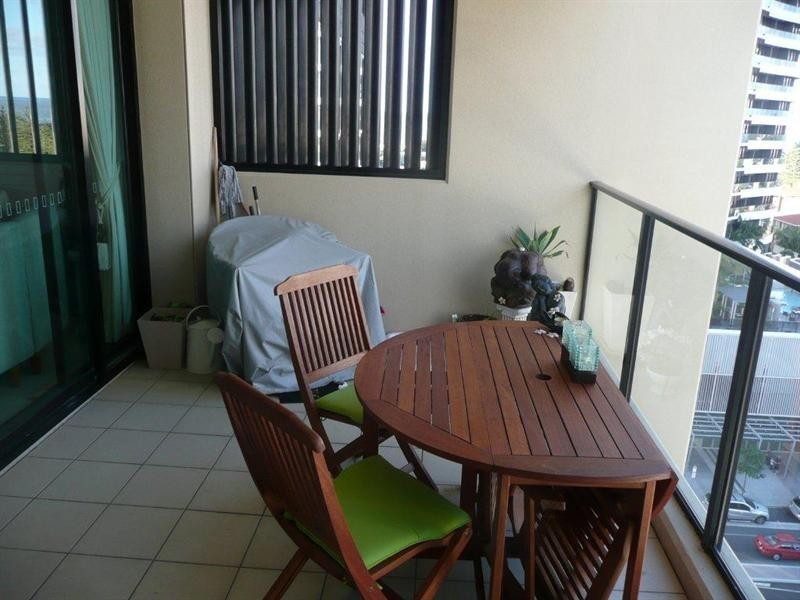 907 /2685 Gold Coast Highway, Broadbeach QLD 4218