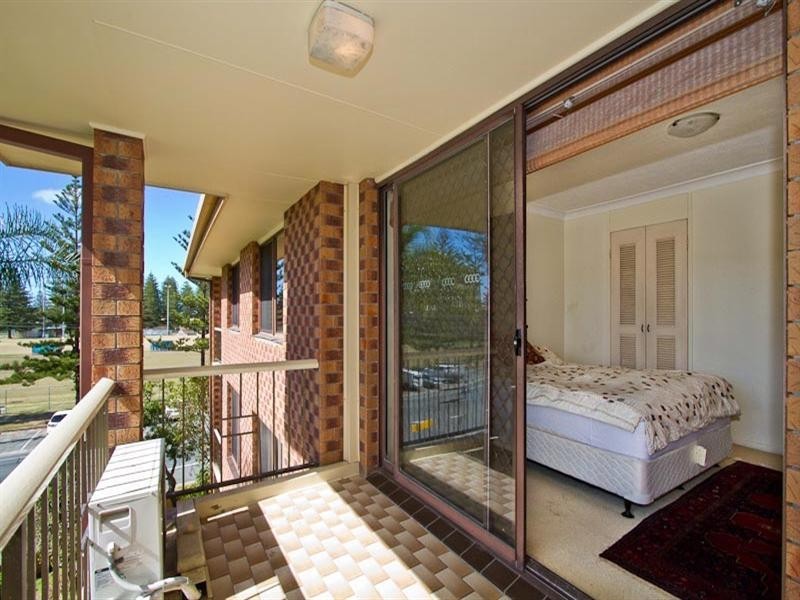 8 ‘Surfwood’, 150 Surf Parade, Broadbeach QLD 4218
