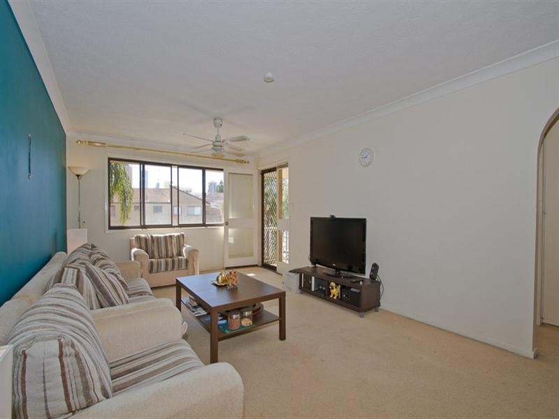8 ‘Surfwood’, 150 Surf Parade, Broadbeach QLD 4218