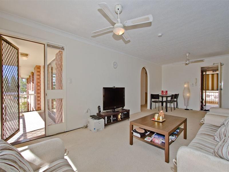 8 ‘Surfwood’, 150 Surf Parade, Broadbeach QLD 4218