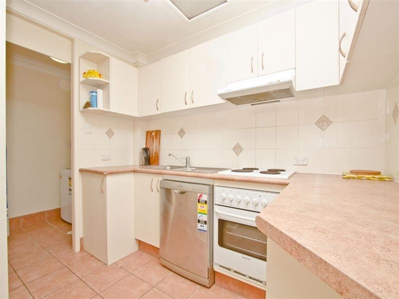 8 ‘Surfwood’, 150 Surf Parade, Broadbeach QLD 4218