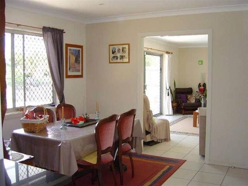 10 Moana Park Avenue, Broadbeach Waters QLD 4218