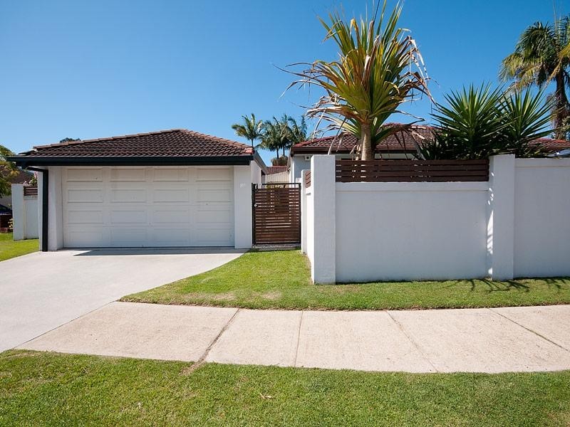 89 Alec Avenue, Mermaid Waters QLD 4218