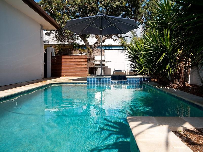 89 Alec Avenue, Mermaid Waters QLD 4218