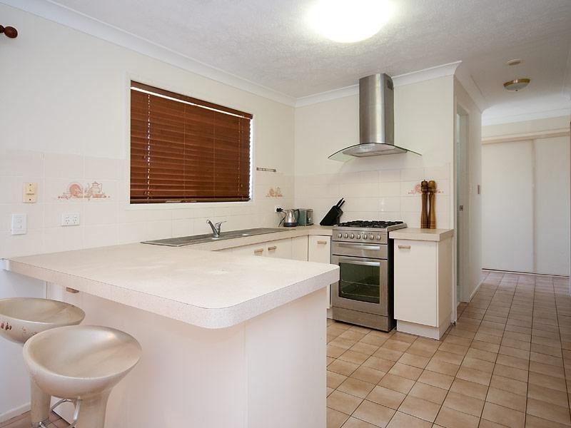 89 Alec Avenue, Mermaid Waters QLD 4218