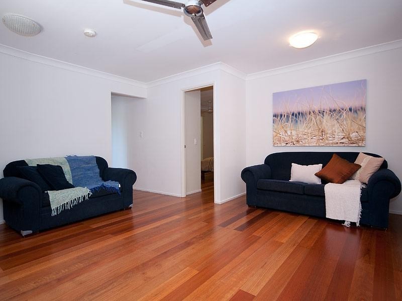 89 Alec Avenue, Mermaid Waters QLD 4218