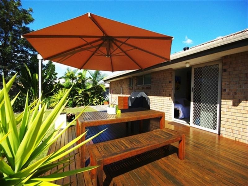 2/17 Sonama Court, Burleigh Waters QLD 4220