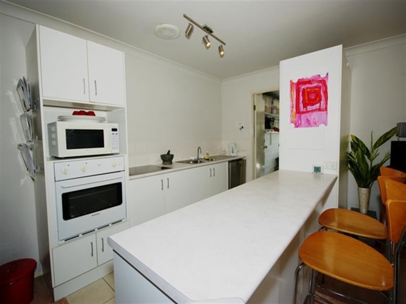 2/17 Sonama Court, Burleigh Waters QLD 4220