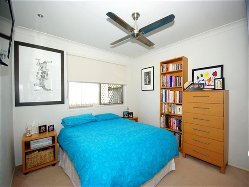 2/17 Sonama Court, Burleigh Waters QLD 4220