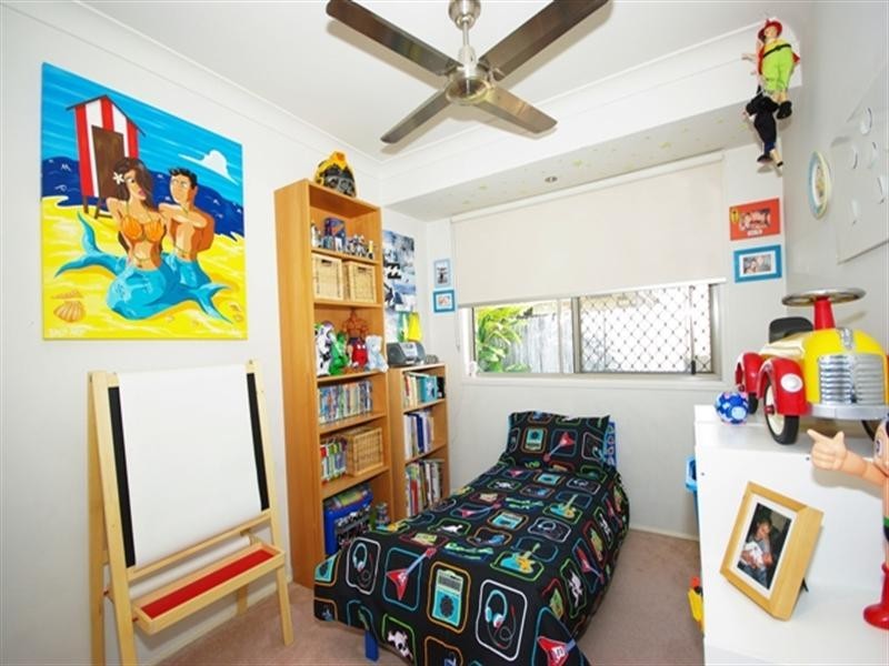 2/17 Sonama Court, Burleigh Waters QLD 4220