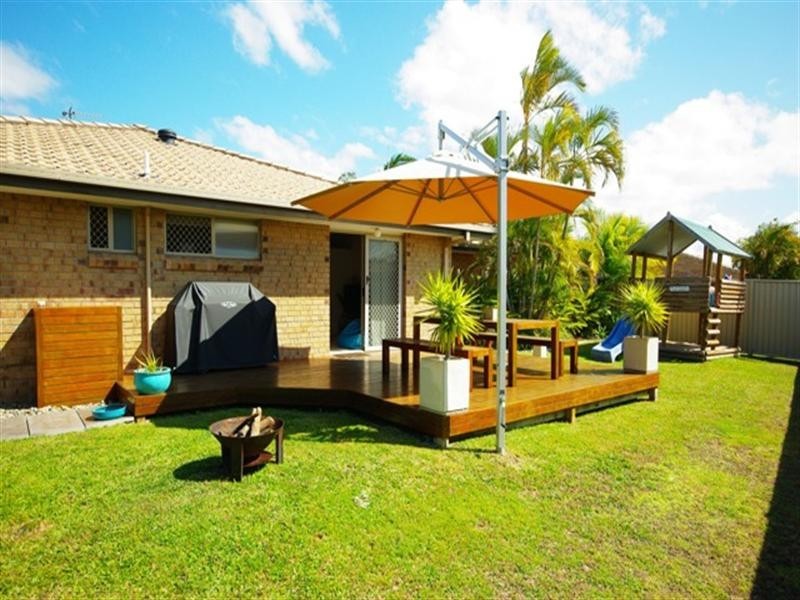 2/17 Sonama Court, Burleigh Waters QLD 4220