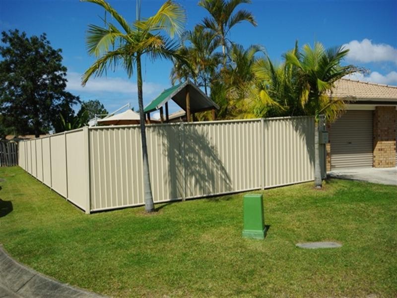 2/17 Sonama Court, Burleigh Waters QLD 4220