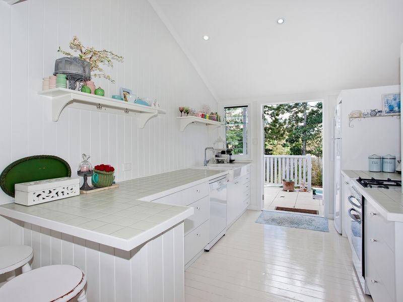 8 Brake Street, Burleigh Heads QLD 4220