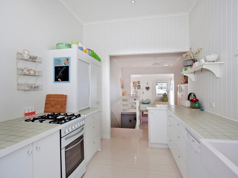 8 Brake Street, Burleigh Heads QLD 4220