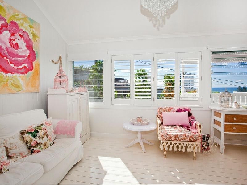 8 Brake Street, Burleigh Heads QLD 4220