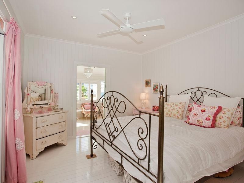 8 Brake Street, Burleigh Heads QLD 4220