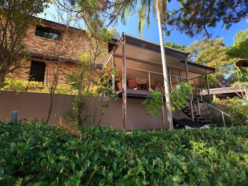 91 Clear Island Road, Broadbeach Waters QLD 4218