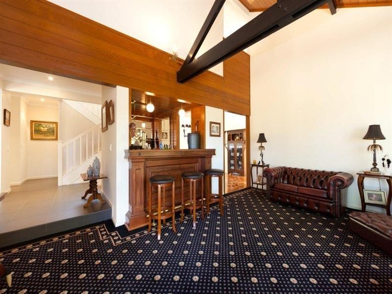 91 Clear Island Road, Broadbeach Waters QLD 4218