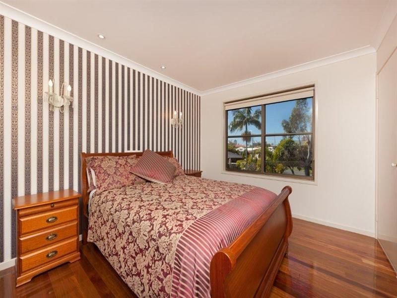 91 Clear Island Road, Broadbeach Waters QLD 4218