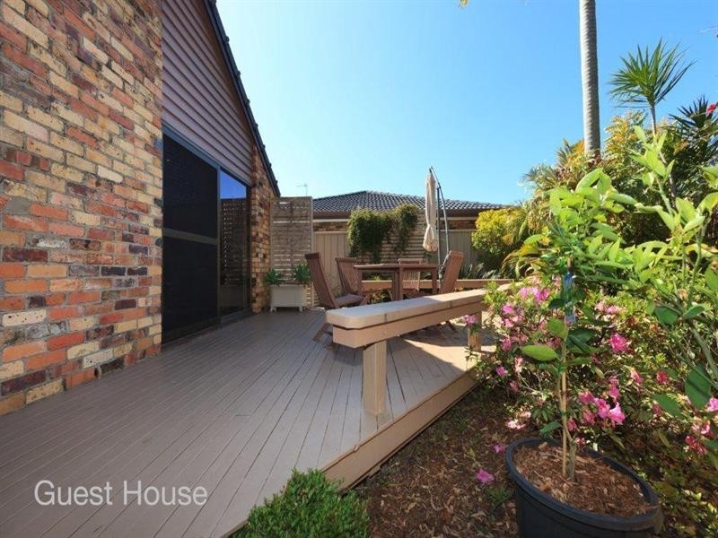 91 Clear Island Road, Broadbeach Waters QLD 4218