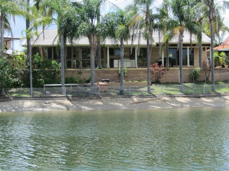 28 Bight Court, Mermaid Waters QLD 4218
