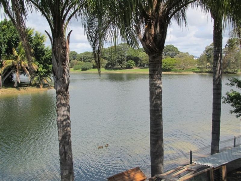 28 Bight Court, Mermaid Waters QLD 4218