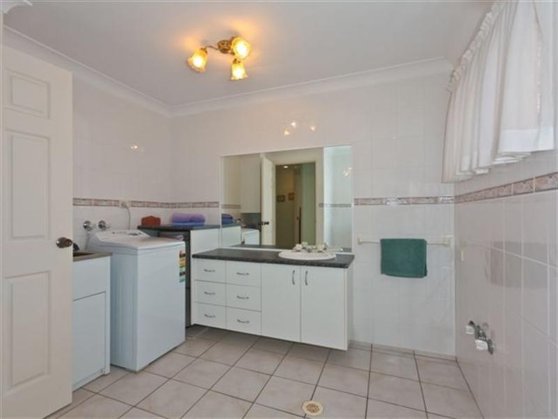 2 ‘Nobby Sands’, 108 Nobby Parade, Miami QLD 4220