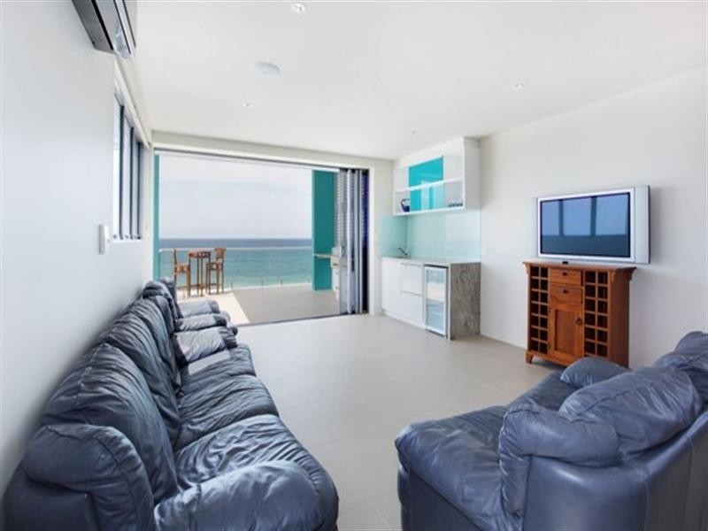 225 Jefferson Lane, Palm Beach QLD 4221